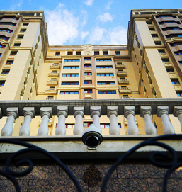 Цены на элитное жилье в Москве снизились на 6%