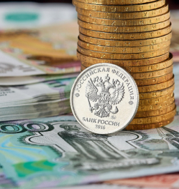 Рублю удалось существенно отыграть позиции у евро и доллара