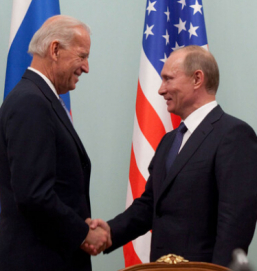 Песков не подтвердил согласованность встречи Путина и Байдена