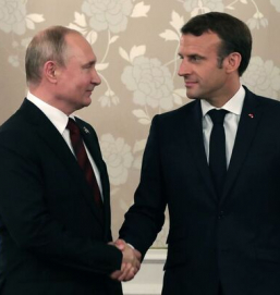 Песков поделился информацией о ходе переговоров президентов РФ и Франции
